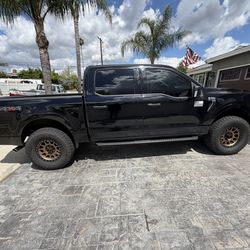 2021 F-150 XLT 5.0 V8 4x4 – CLEAN – $42K OBO