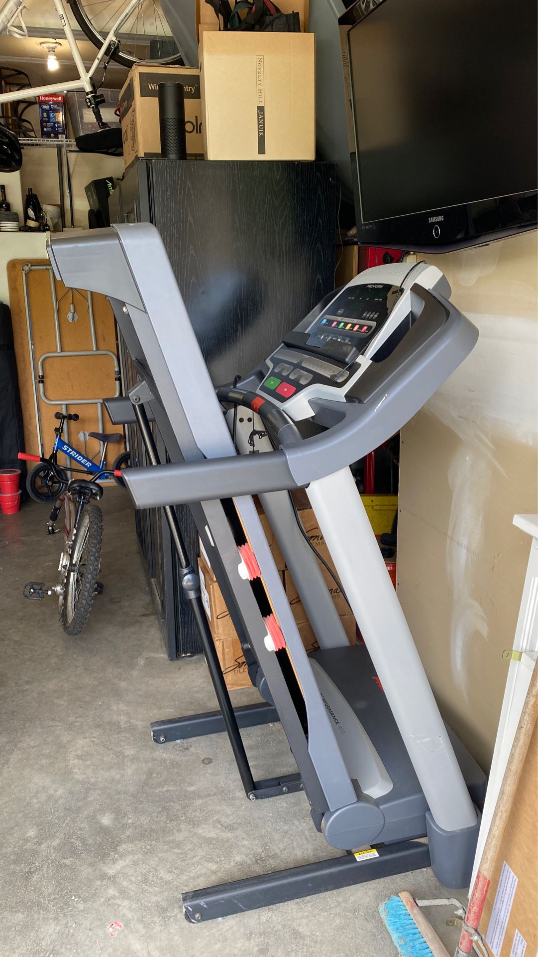 Proform Performance 400 treadmill for Sale in Bothell, WA OfferUp