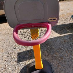 LITTLE TIKES BASKETBALL GOAL