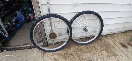 24x1.95 bike tires and  aluminum rims