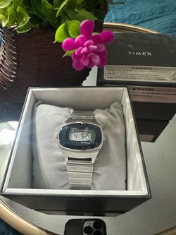 Timex 1975 SSQ Digital Reissue TW2Y06100 Stainless Steel 38mm