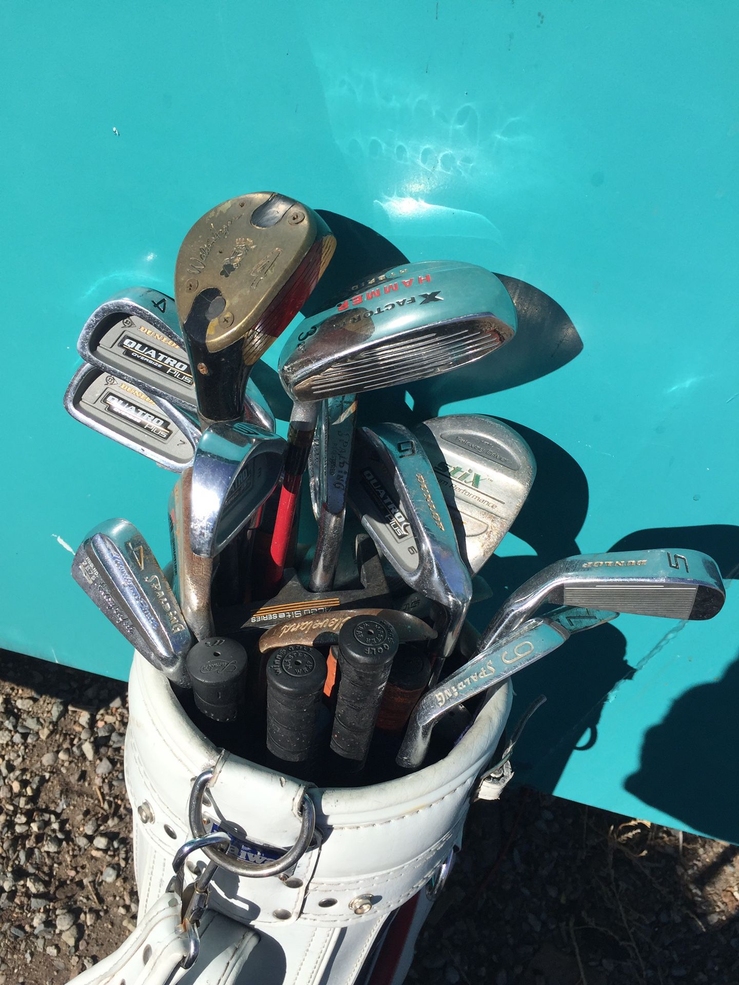 Daiwa White Leather Golf Bag with Balls and Set of Clubs