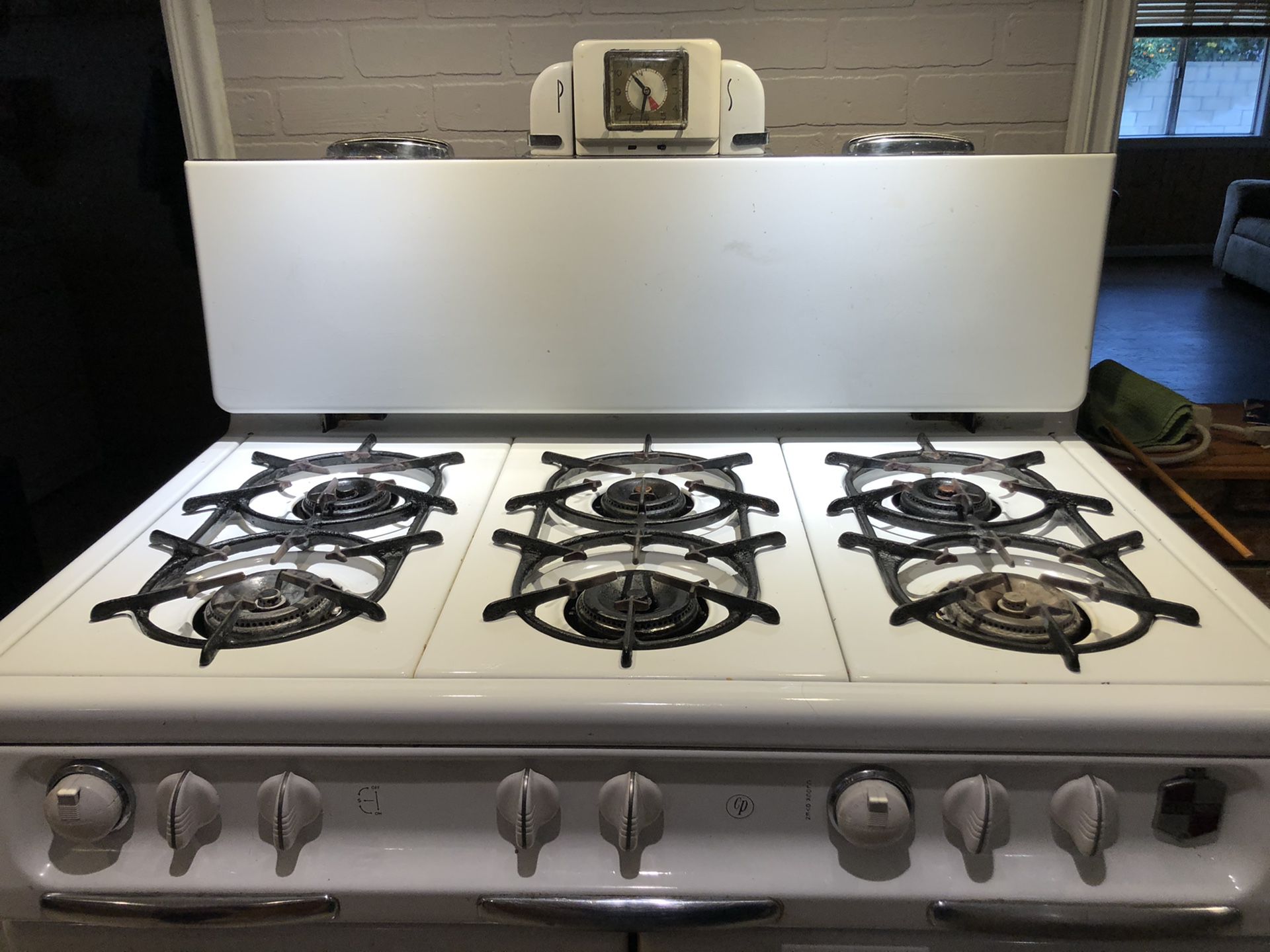 Vintage late 40s early 50s Wedgewood 6 burner double oven stove.