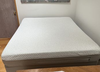 Sleep Number C4 Queen Size Mattress And Flexible Base