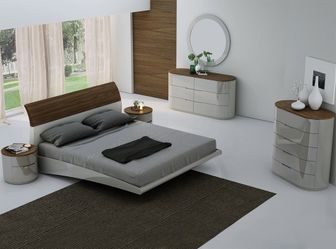 Bedroom Furniture Set