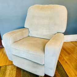 Light Gray Nursery Glider Recliner Chair – Clean and Comfy