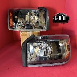 Dodge Dakota 2005. 2007 Headlights.