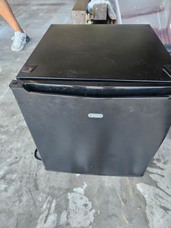 Mini refrigerator