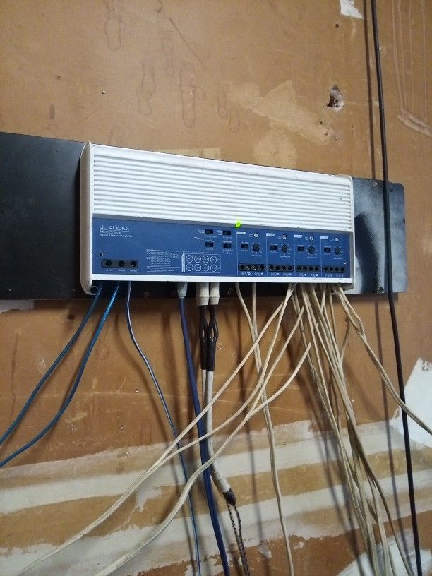 JL Audio Amplifier M800/8v2 8 Channel