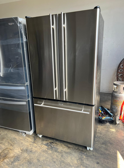 Deal on JennAir 3‑Door Stainless — Clean, Ice Maker
