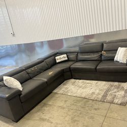 *Free Delivery*🚚 Modern Black Leather Sectional!