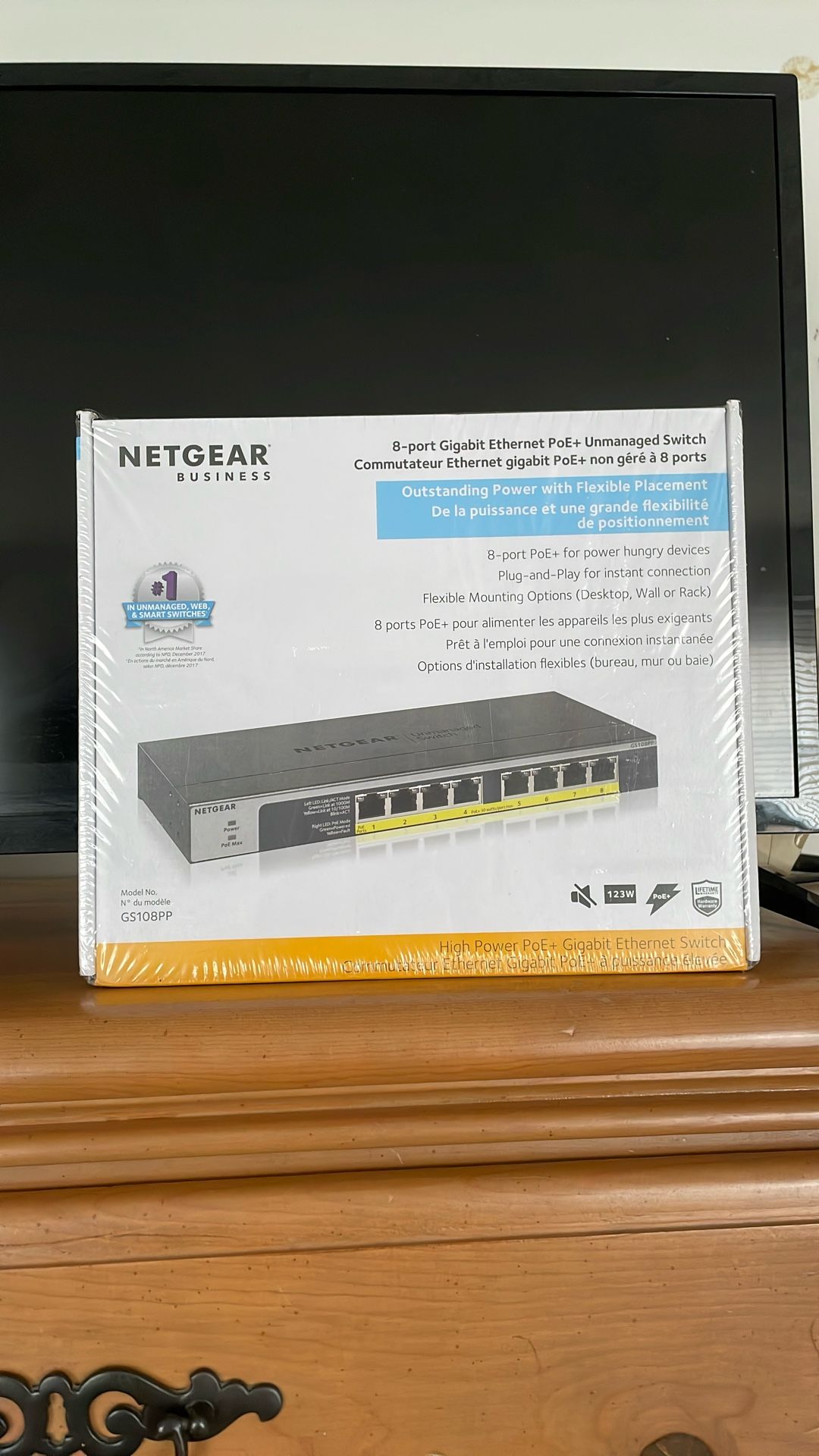 NETGEAR 8-Port Gigabit PoE+ Switch