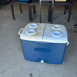 Rubbermaid Cooler With Wheels 
