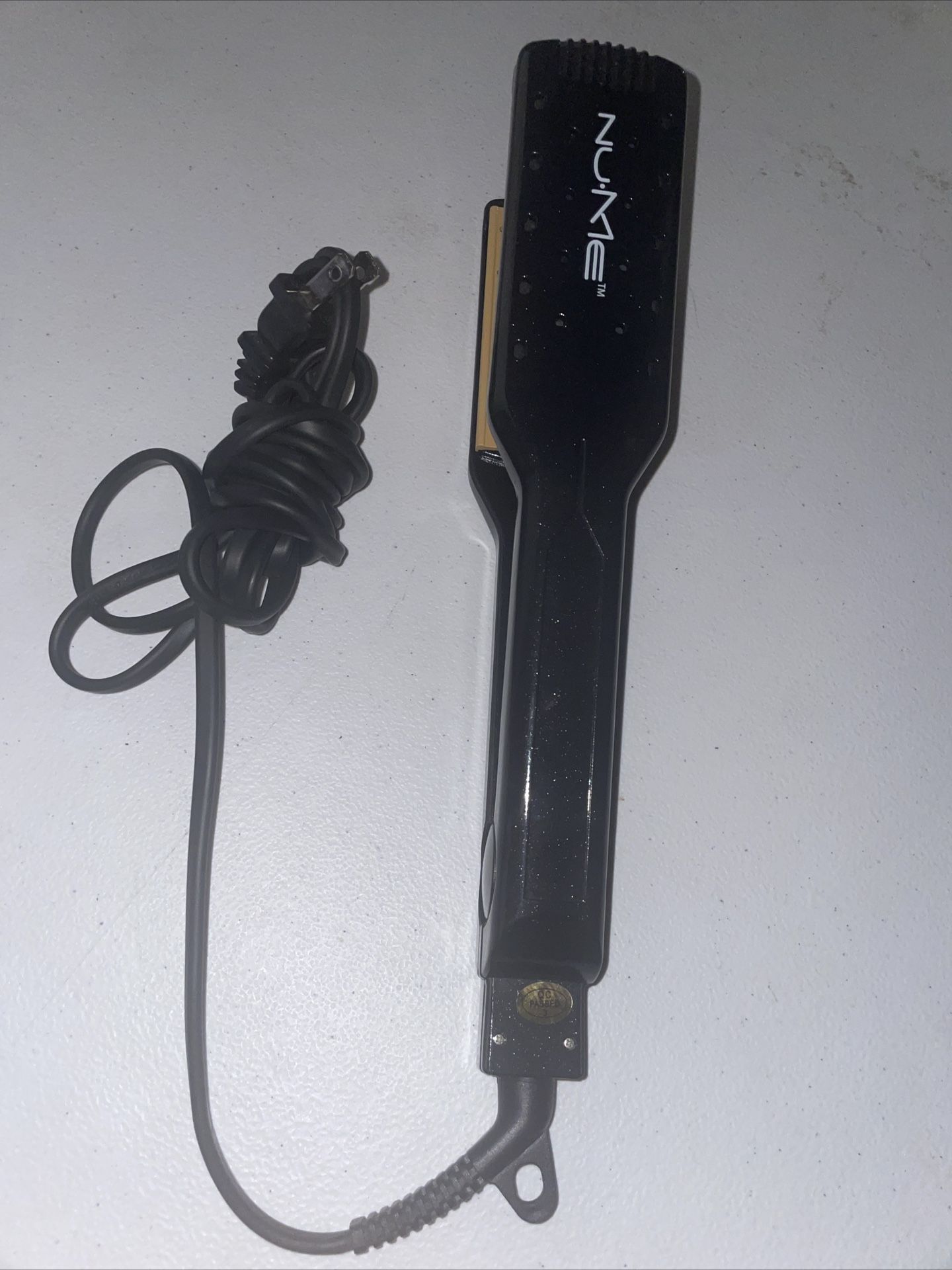 NU•ME Professional Flat Iron Ceramic Wet & Dry Model Number 110 240V Power Works