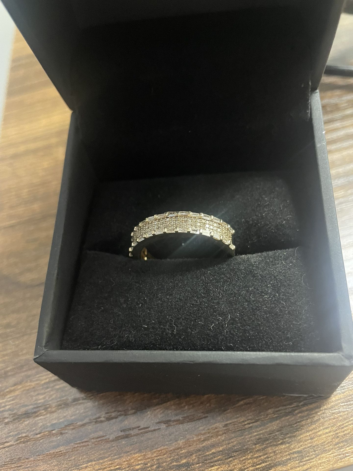 DIAMOND RING 