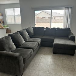 Broyhill Gray Sectional