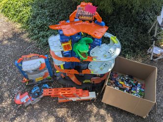 Hot Wheels Ultimate Garage plus more!