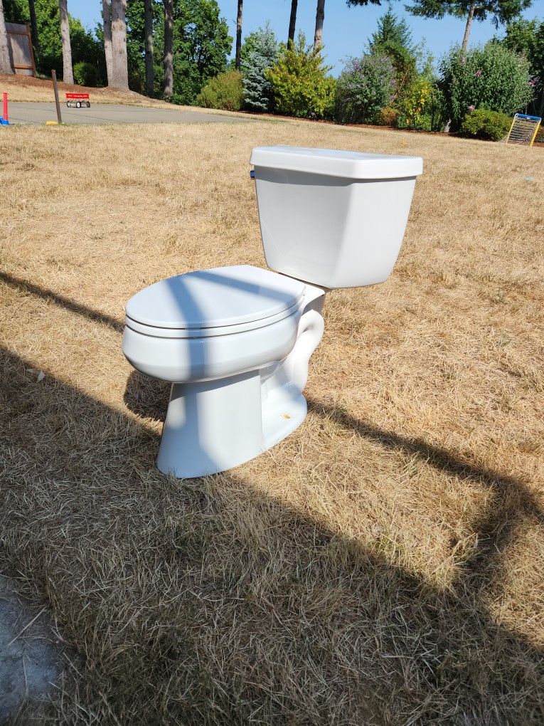 Kohler 2 Piece Toilet