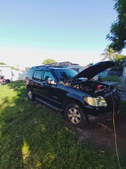 Ford Explorer SUV Black