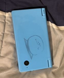 Nintendo DSi with games