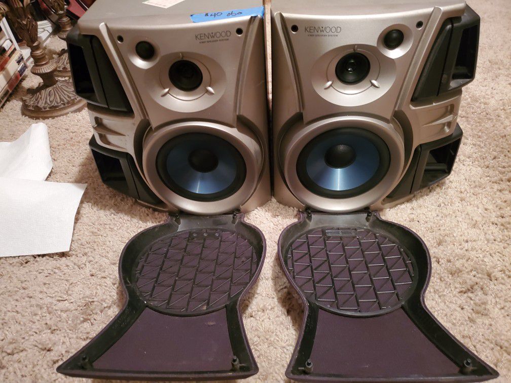 Set of Kenwood LS-N752 Speakers in Boxes