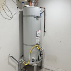 Bradford White 50 Gallon Natural Gas Water Heater – 1 Year Old