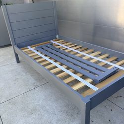 Twin Bed (Crate & Kids formerly Land of Nod)