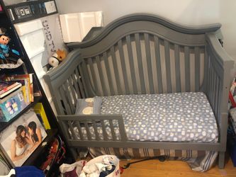 Toddler bed /crib