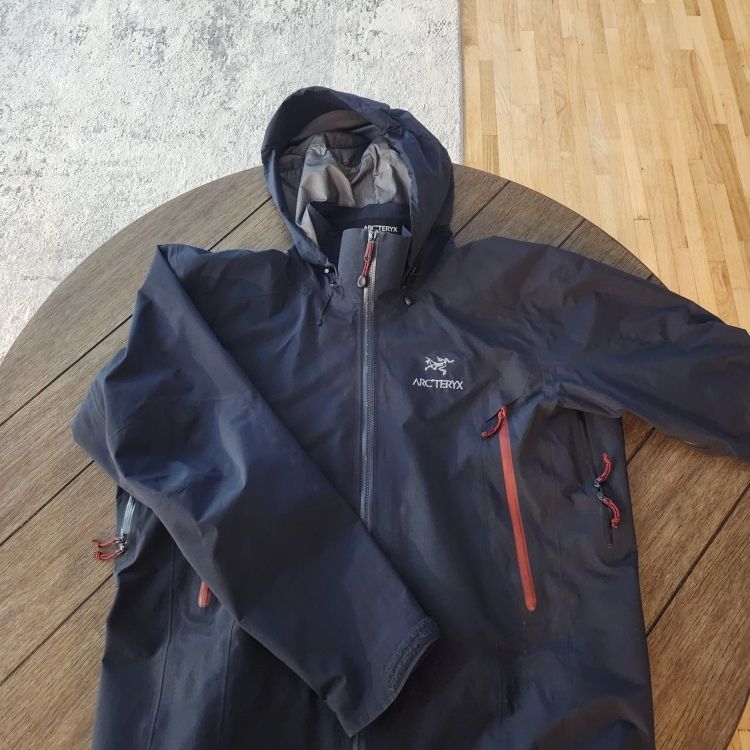 Arcteryx BETA AR GORE TEX PRO JACKET for Sale in Tacoma WA OfferUp