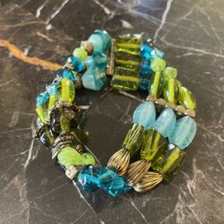 Striking Antique Gold Tone Blue, Olive Green Glass Beaded Stretch Bracelet