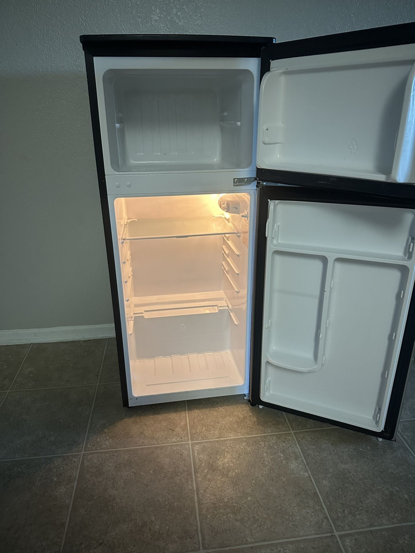 Mini Magic Chef Fridge