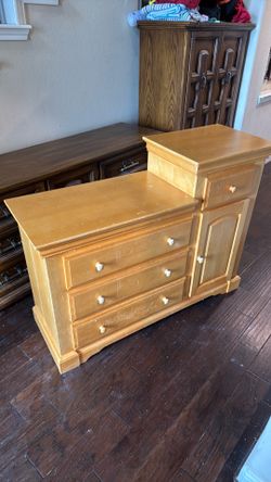 Kid dresser