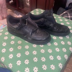 Black Nike Air Forces 11.5