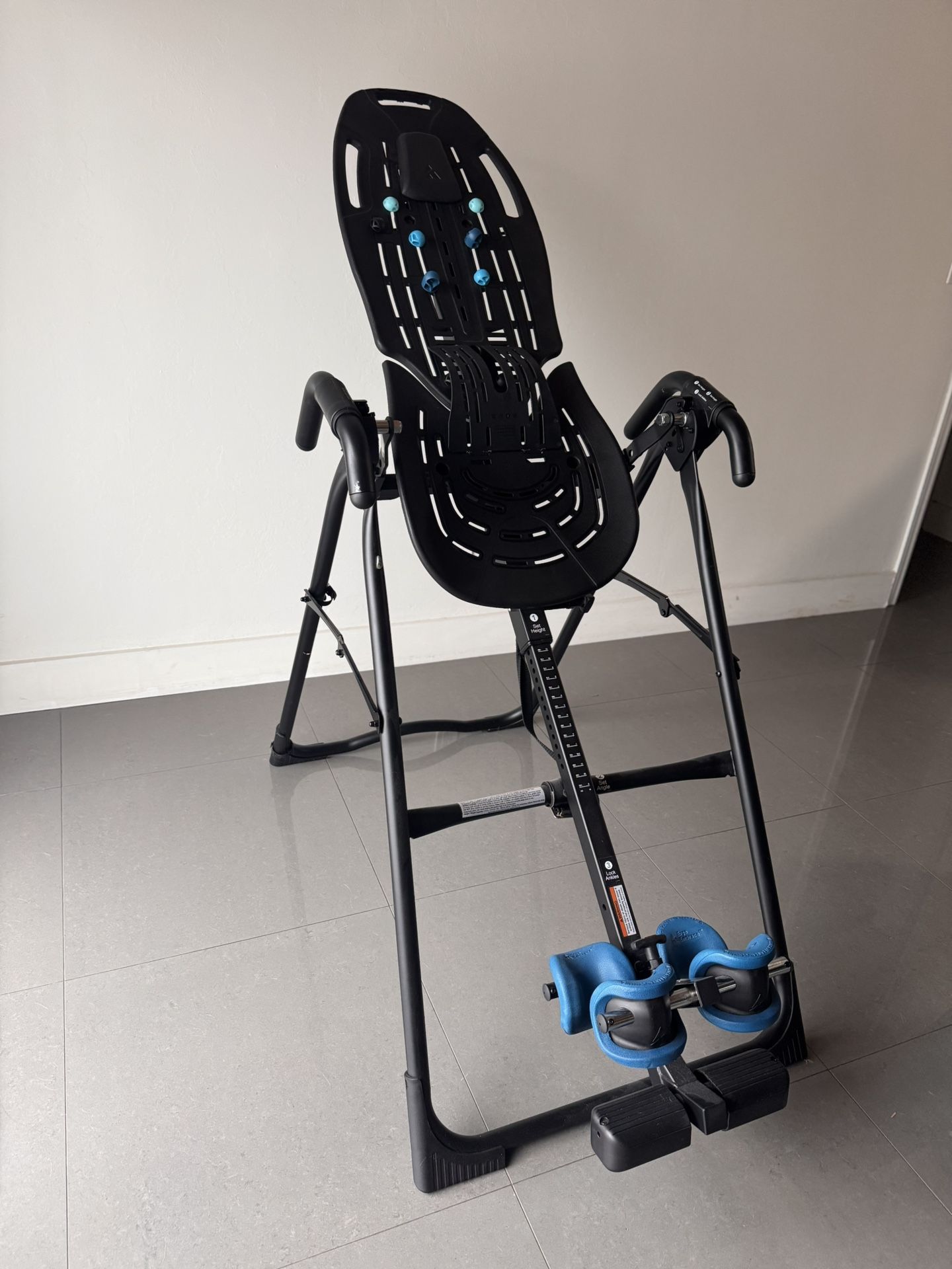 INVERSION TABLE! Teeter FitSpine X1 Inversion Table + Heat & Vibration Cushion