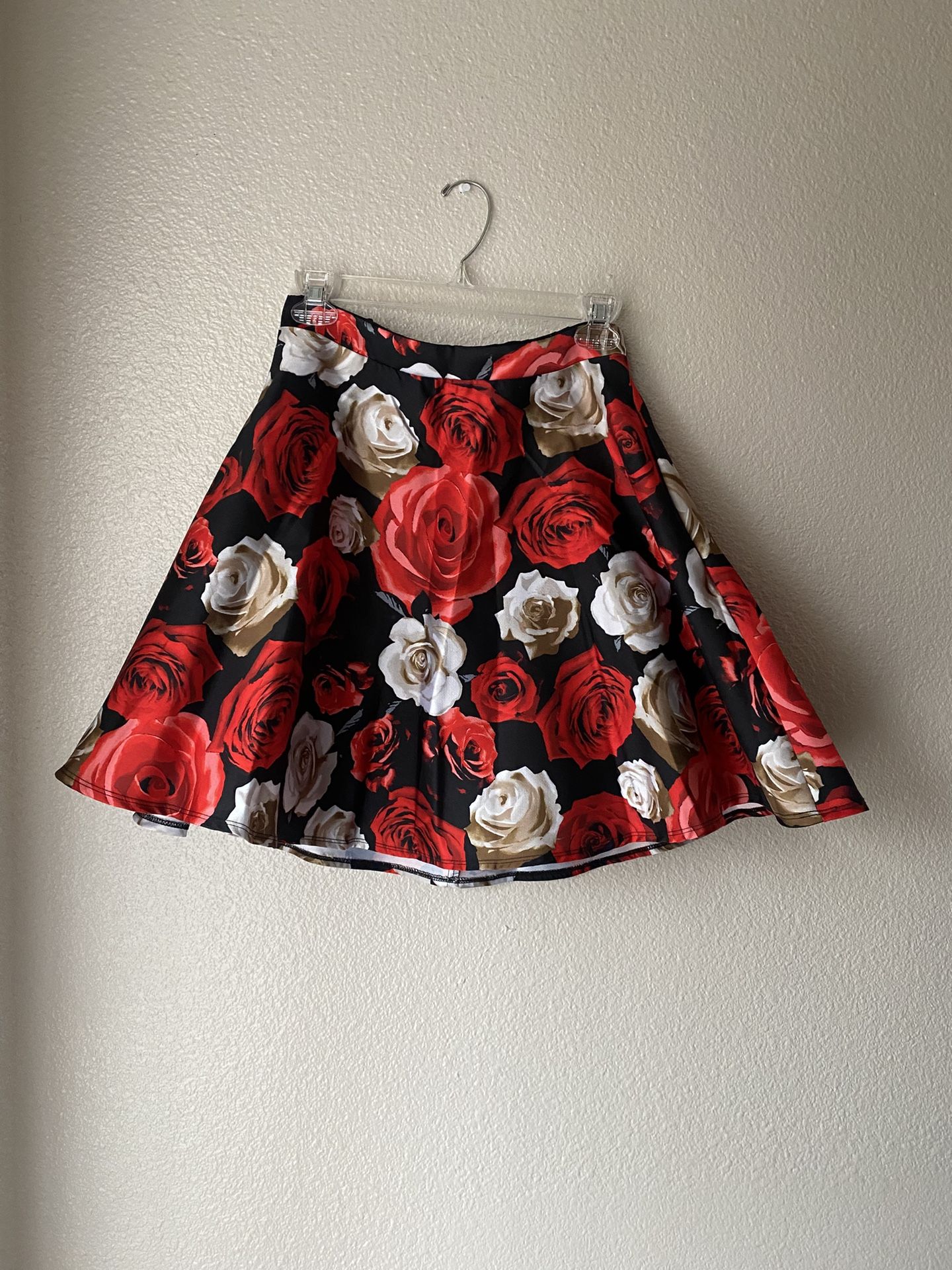 Brand new Woman’s City Studio brand Black and Red colored Floral Skirt Up For Sale