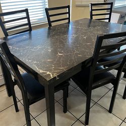 Dining table set