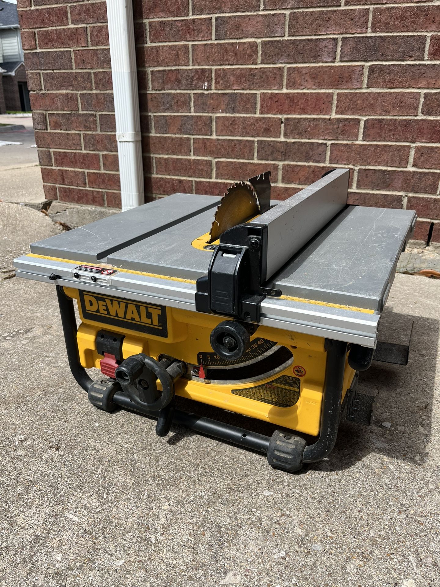 Dewalt 10inch Compact Table Saw