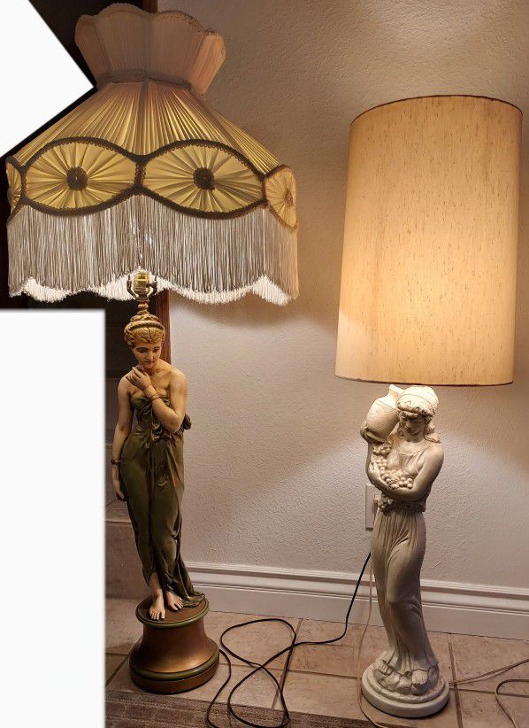 ANTIQUE GREEK WOMAN LAMP 
