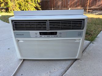 Air conditioner 8,000 BTU
