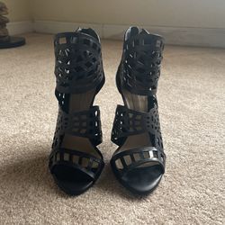 BCBGMAXAZRIA Size 6 1/2