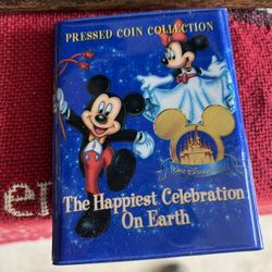 Walt DISNEY HAPPIEST CELEBRATION ON EARTH PRESSED PENNY QUARTER COIN BOOK HOLDER **NO LONGER SOLD RETIRED BY DISNEY** Comes w/ Coins