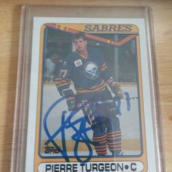 Pierre Turgeon Topps Autograph Card 