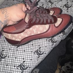 👟 LV P GO 1019 – Size 40 – Scratched Front