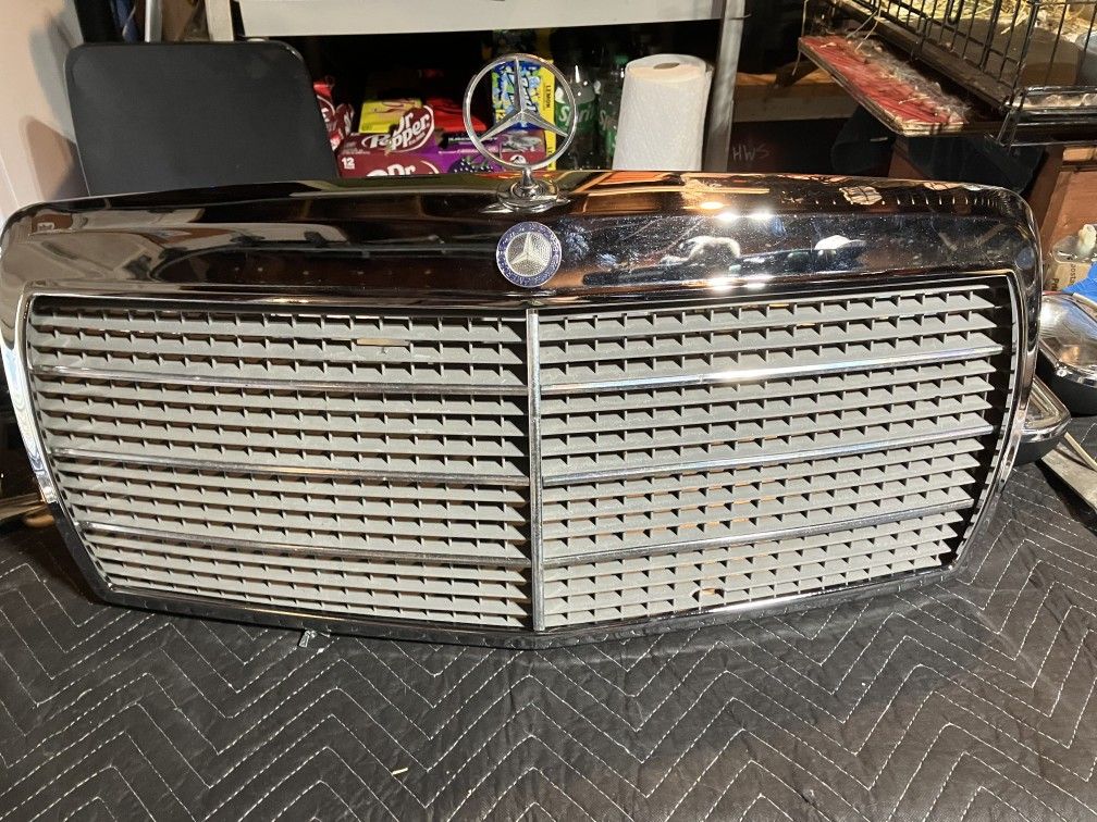 Various Mercedes-Benz Parts And Tires Original 