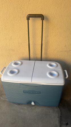 Rubbermaid Cooler