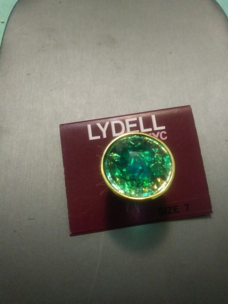 New Lydell NYC green ring /size 7