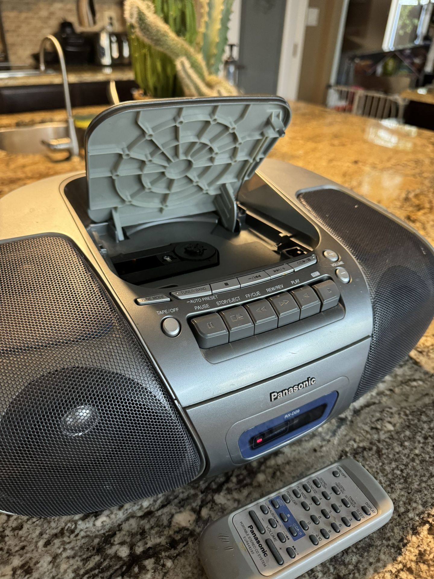 PANASONIC RX-D29 Boombox Portable FM Radio CD Tape Player Tuner MP3 Tested