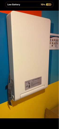 Realu­sence Wall-Mounted Baby Changing Station