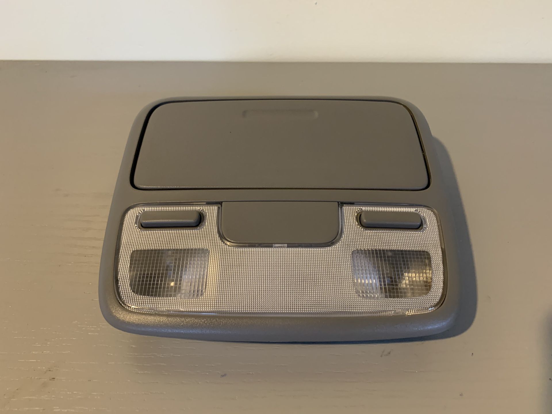 1999-2004 Honda CR-V top center dome light with glasses case EOM