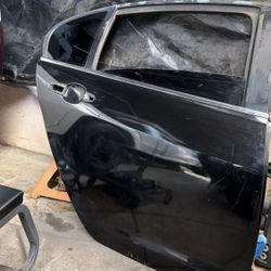 G8 Gt Right Rear Window